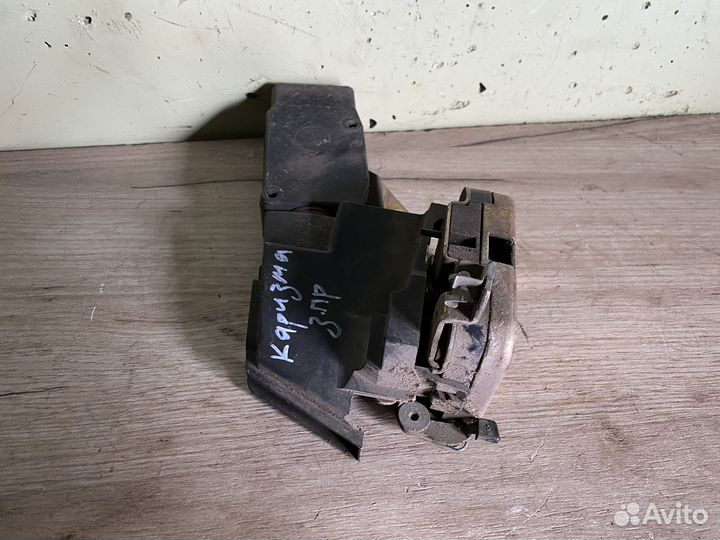 Замок двери mitsubishi carisma