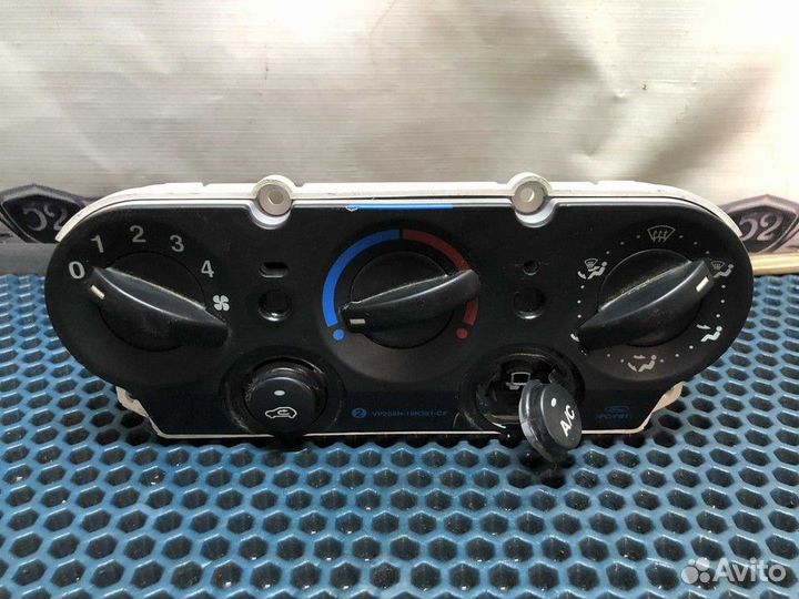 Блок управления климатом Ford Fusion