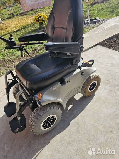 Инвалидная коляска с электроприводом