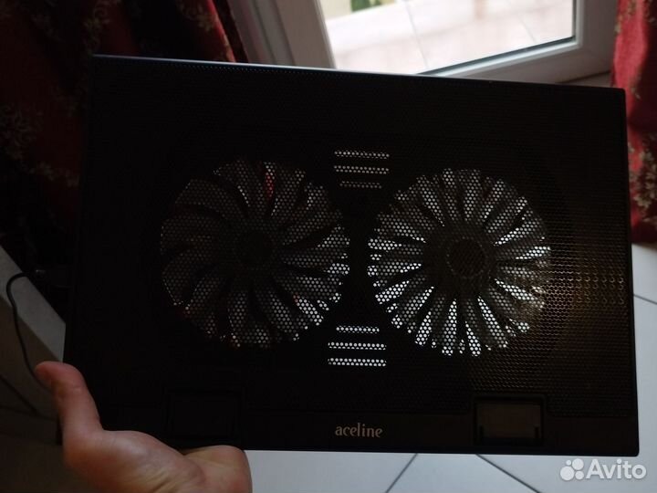 Охлаждающая подставка для ноутбука 15.6