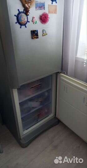 Холодильник Indesit