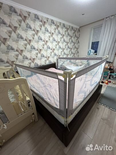 Барьер защитный для кровати