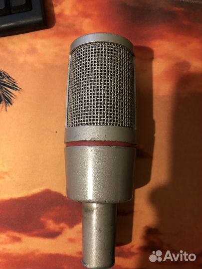 Студийный микрофон AKG C2000b