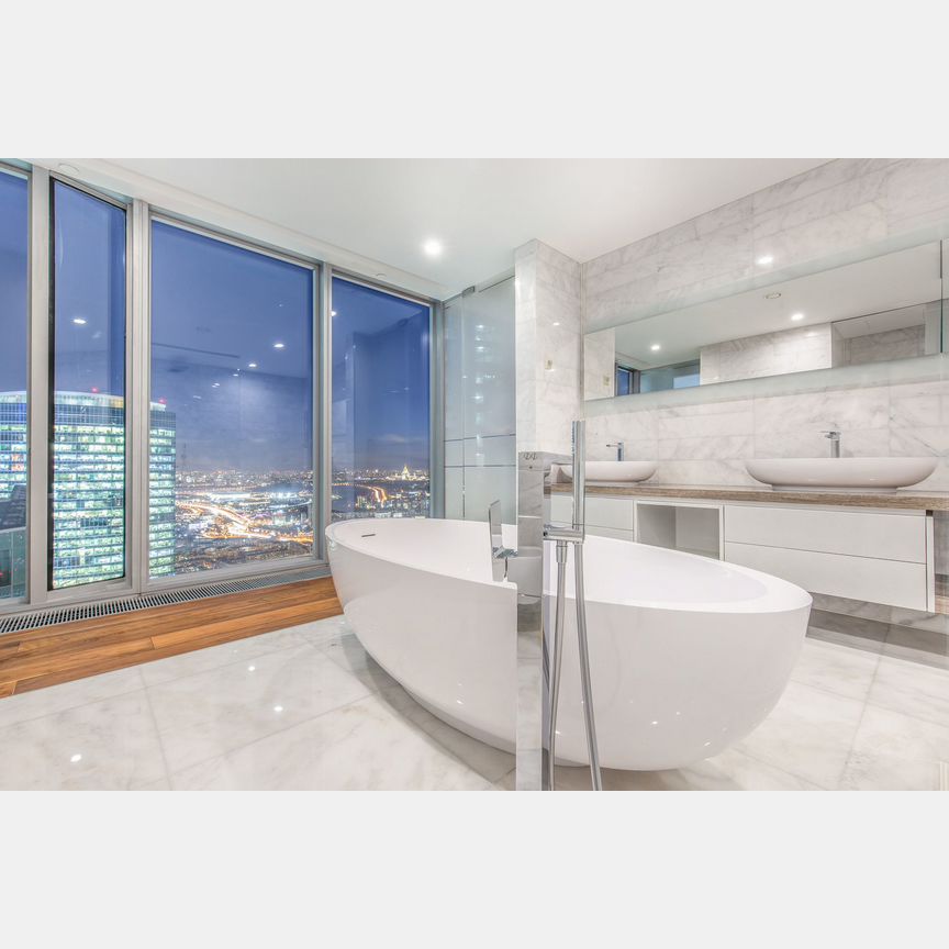 3-к. апартаменты, 161,6 м², 53/85 эт.