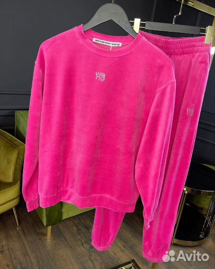 Костюм спортивный женский