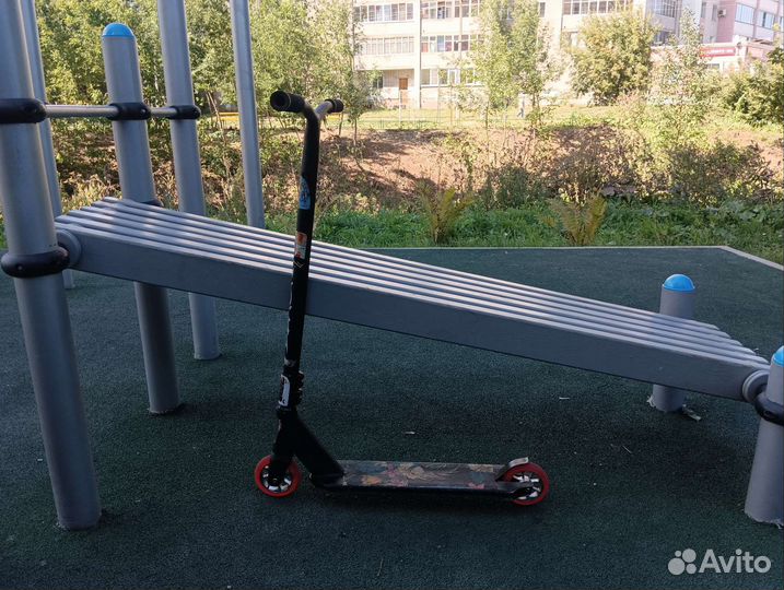 Трюкавой самокат sub