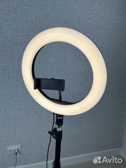 Кольцевая лампа со штативом