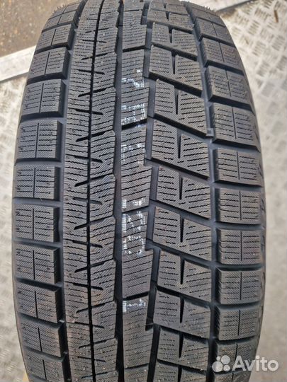 Yokohama Ice Guard IG60 215/55 R18 99Q