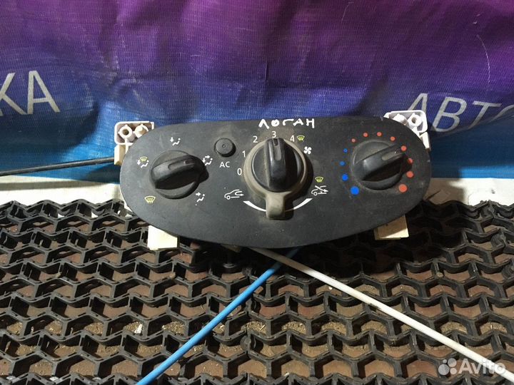 Блок управления климатом Renault Logan