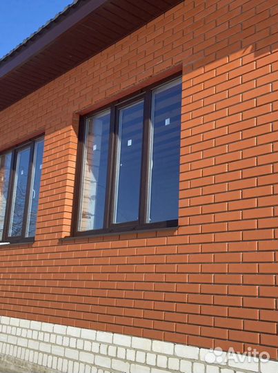 Каменщик,облицовка дома, кирпичная кладка, фундаме