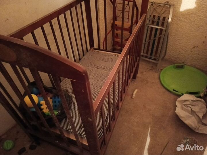 Детская кроватка