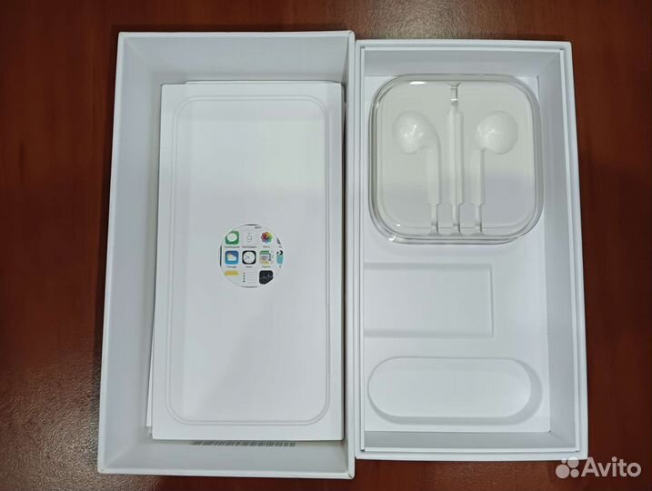 Коробка от iPhone 5s пустая