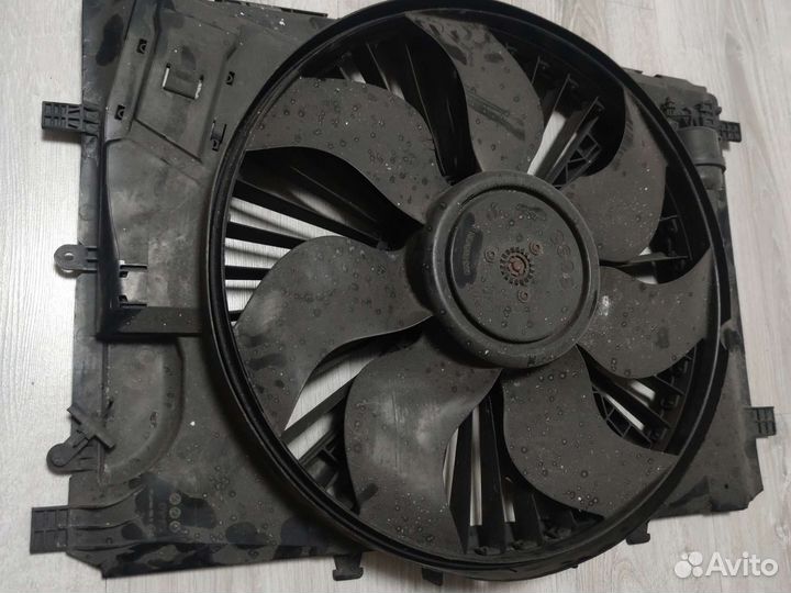 Вентилятор основной Mercedes W204 212 207