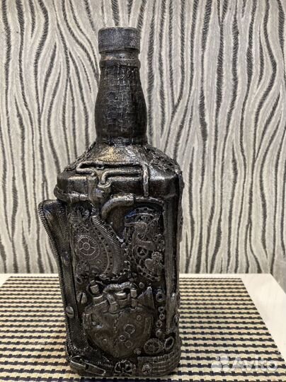 Бутылка декорированная в стиле стмпанк