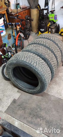 Bridgestone Blizzak Spike-01 215/60 R17 100T