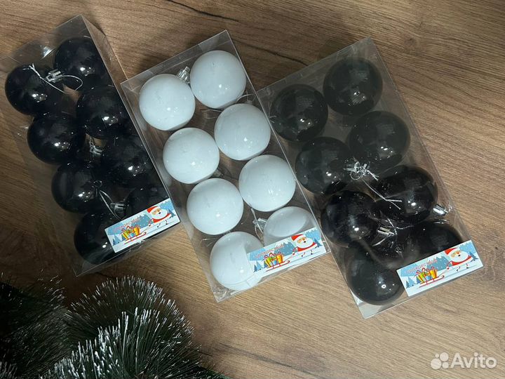 Пластиковые елочные шары на елку черные и белые