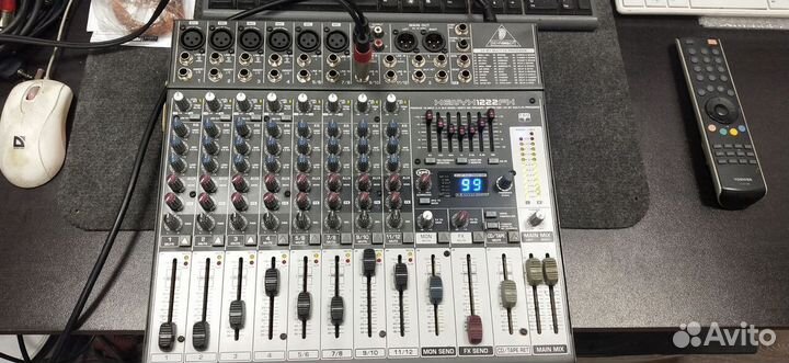 Микшерный пульт behringer xenux 1222FX