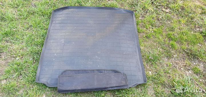 Автомобильные коврики в багажник Skoda