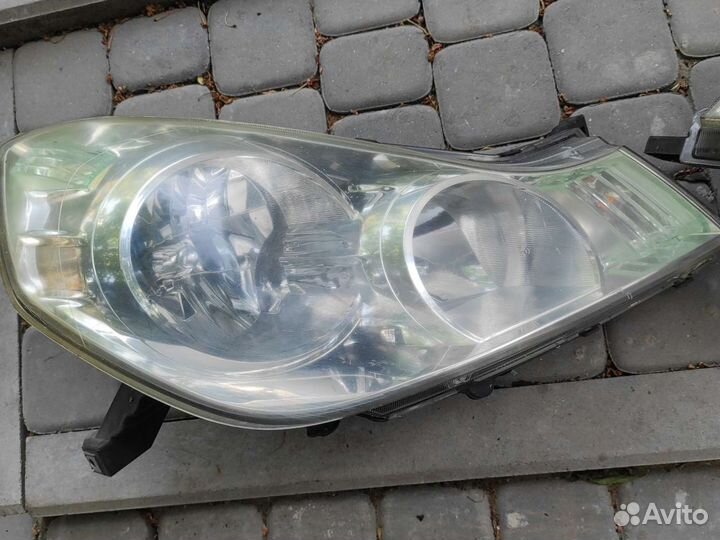 Фара Nissan Wingroad Y12