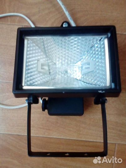 Прожектор галогенный