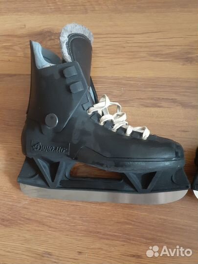 Продам коньки хокейные 