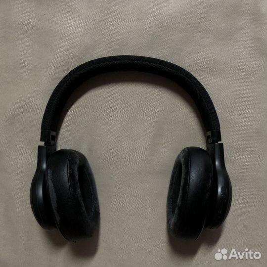 Беспроводные наушники JBL E55BT