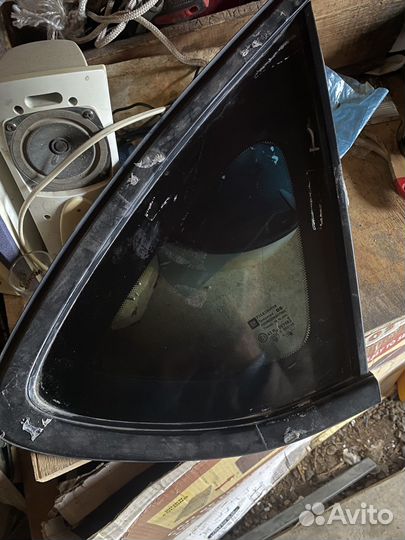 Форточка задняя правая Opel Astra j