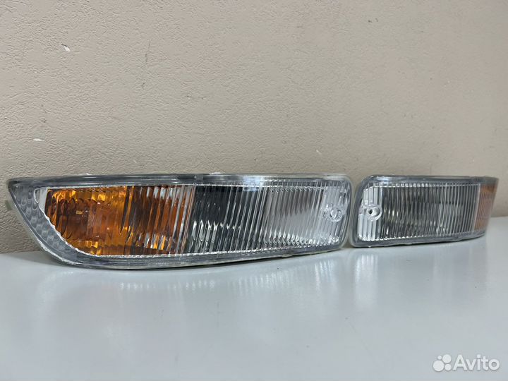 Туманки с поворотником Toyota Corona 190