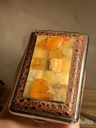 Портсигар с янтарем