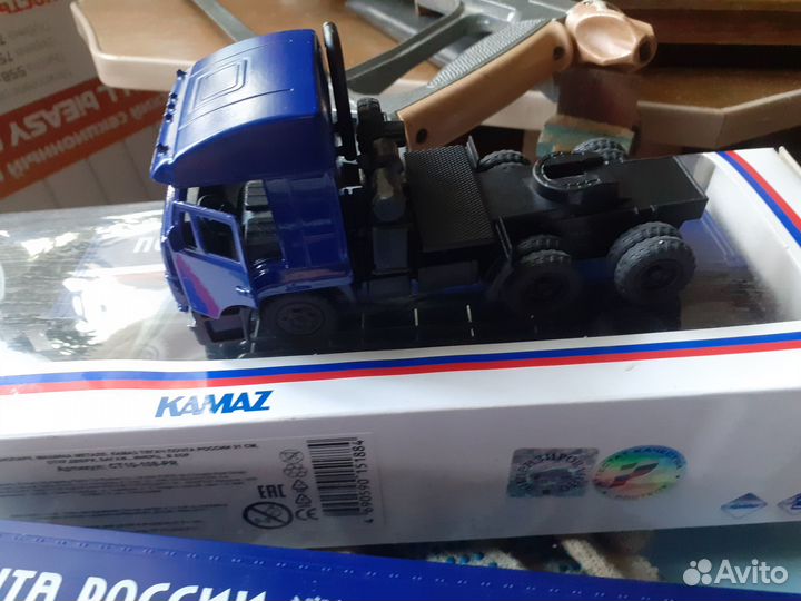 Модельки: Нива 21 -21, Газ 32214,ваз2104,Камаз,паз