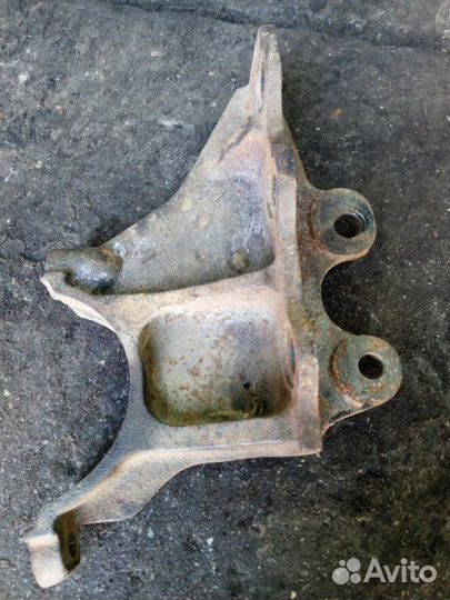 Кронштейн кабины Hyundai Hd120 Abs Egr Asr