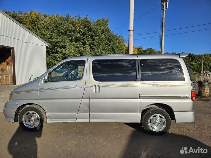 Toyota Regius 2.7 AT, 2001, 330 000 км