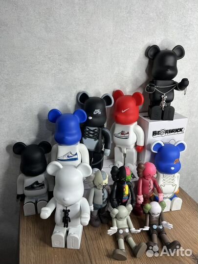 Фигурка kaws