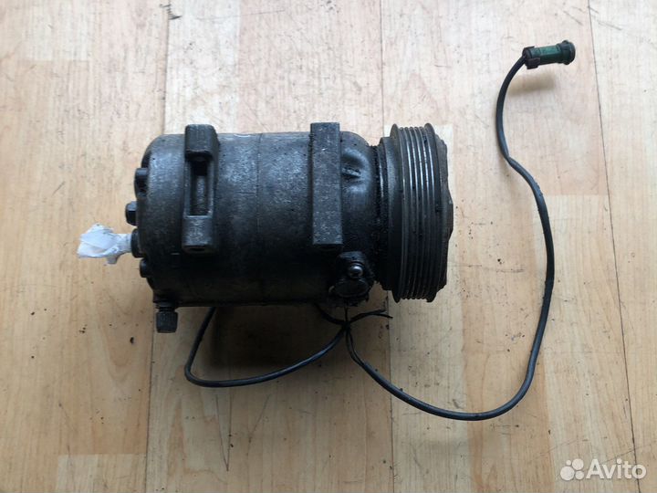 Компрессор кондиционера Audi 100 c45