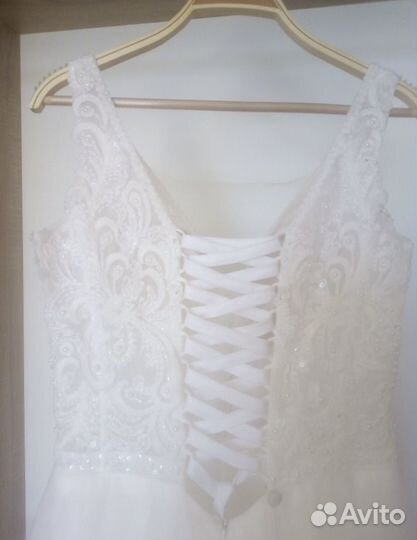 Свадебное платье 42-44 бу