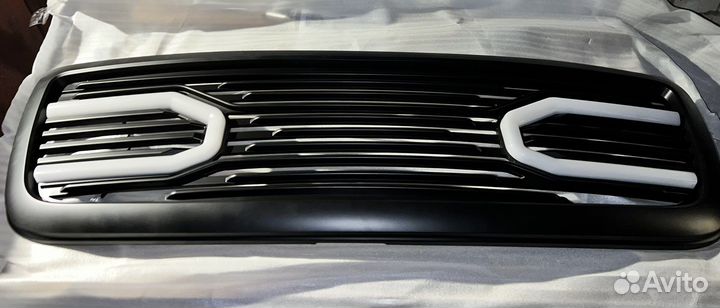 Решетка радиатора Dodge Ram