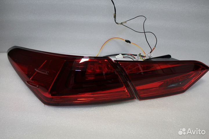 Camry 70 Стоп сигналы в стиле Lexus диодные Y3NF3