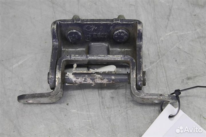 Петля двери задней правой верхняя Nissan Qashqai