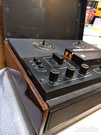 Катушечный магнитофон юпитер