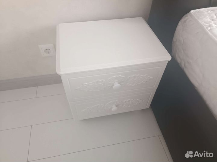 Прикроватные тумбочки 2 шт