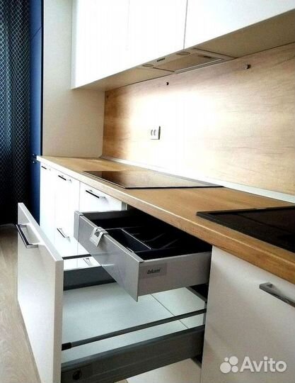 Прямой кухонный гарнитур современный