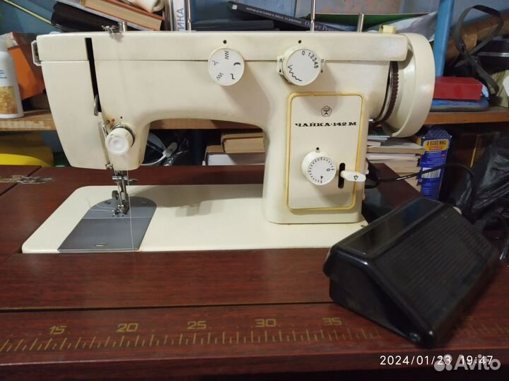 Швейная машина Чайка 142м бу