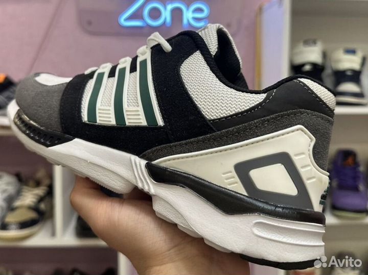 Кроссовки adidas torsion