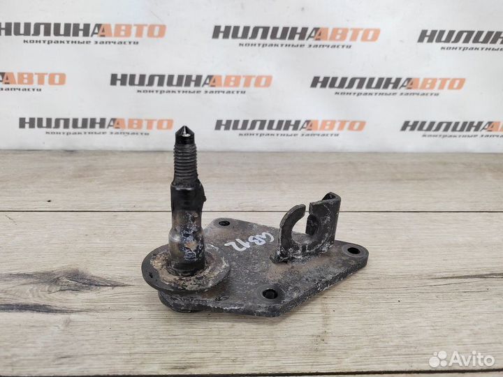 Кронштейн кпп левый Peugeot 206 1.4 KFW(TU3A) 2006