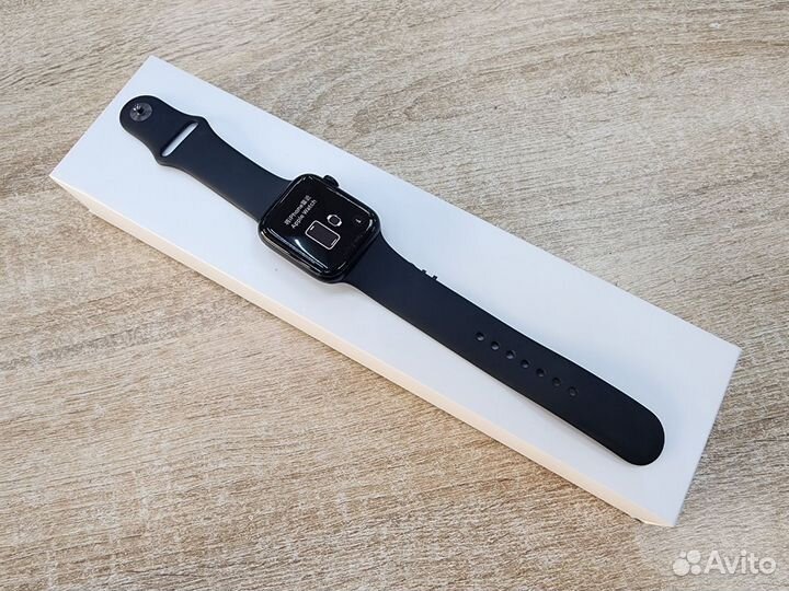 Apple Watch SE gen 2 44mm