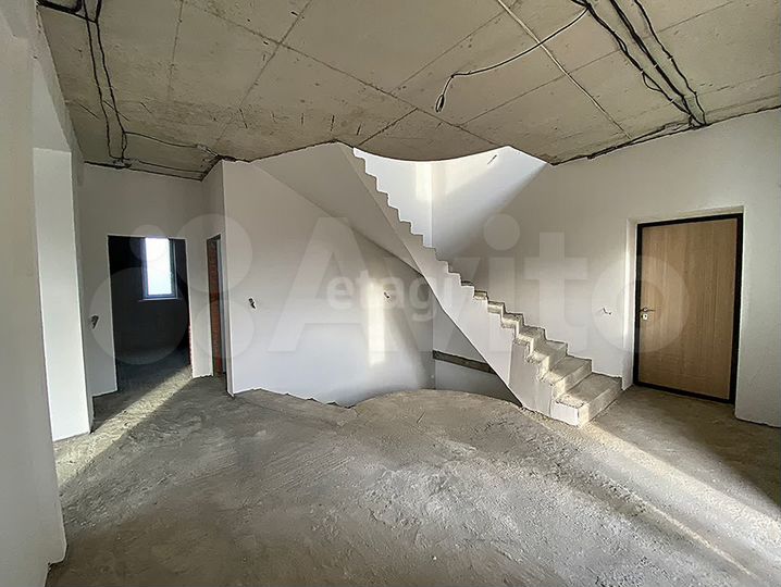 Дом 293,4 м² на участке 12,5 сот.