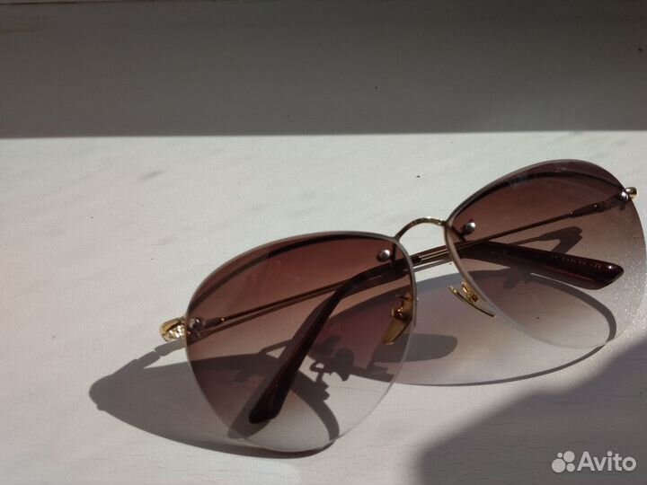 Очки солнцезащитные