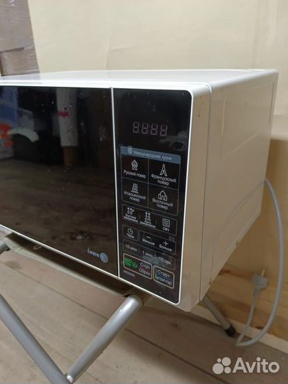 Микроволновая печь LG MS2043H