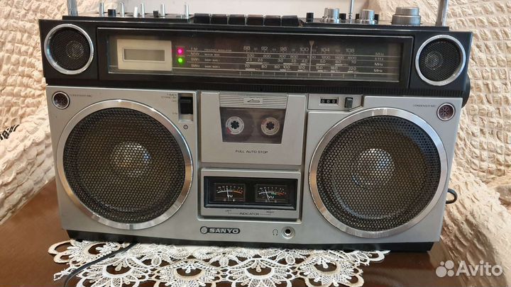 Магнитофон sanyo