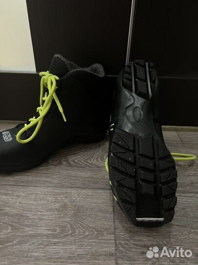 Лыжные ботинкив